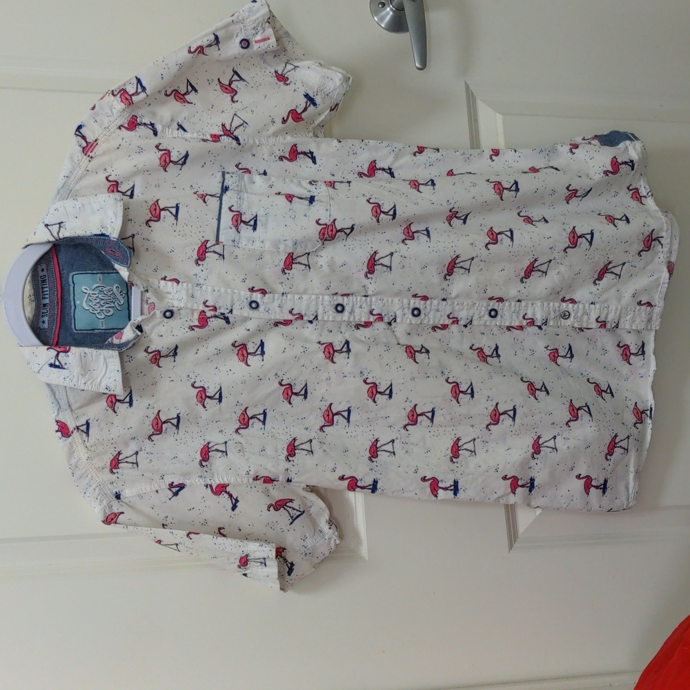 Good Vibes slim fitting medium COTTON shirt with details!  EUC